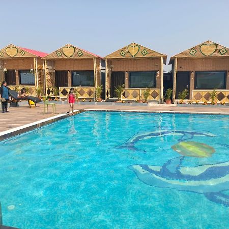Midwaay Resort Patratu Bagian luar foto