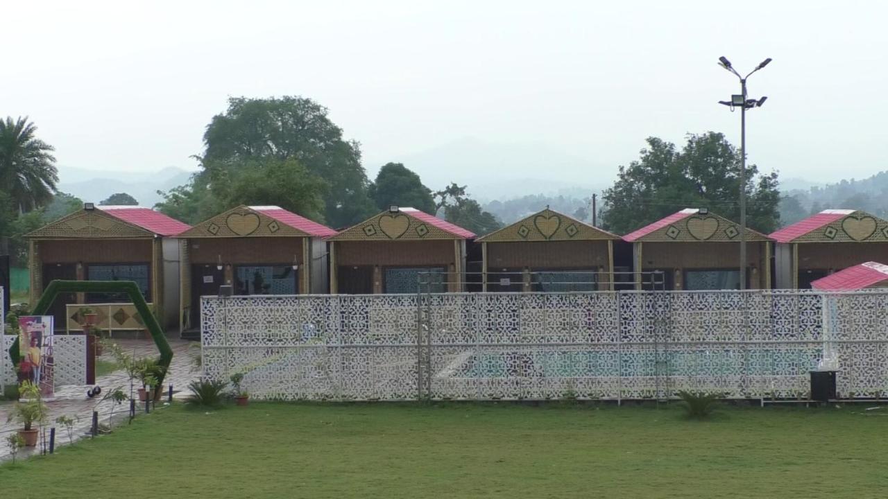 Midwaay Resort Patratu Bagian luar foto