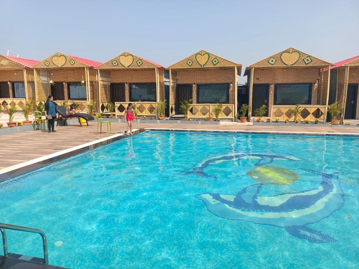 Midwaay Resort Patratu Bagian luar foto